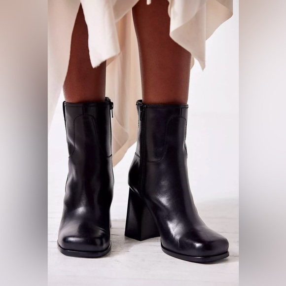 🌻🆕FREE PEOPLE Naomi Ankle Heel Boots-Black-Size 8 - Picture 4 of 16